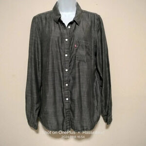Levi's Olive Green Button-Up Shirt